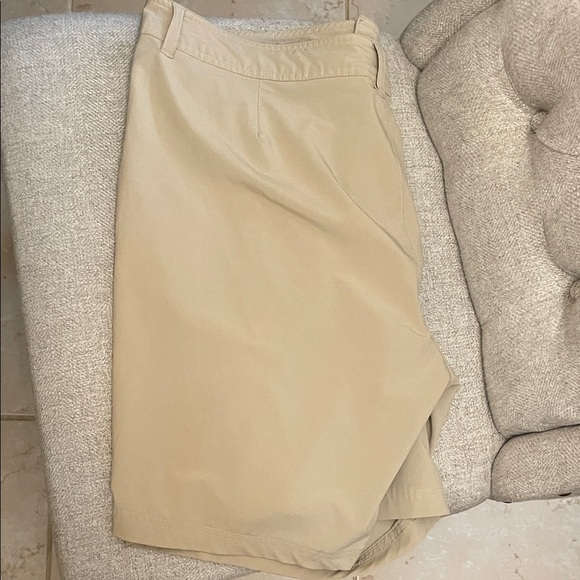 Columbia Men's Beige Shorts - Picture 4 of 4